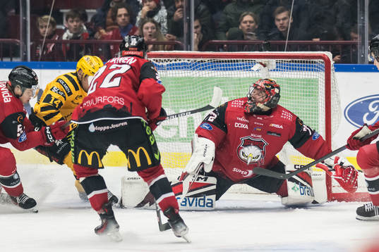 Skellefteås Andreas Johnson och Malmö Redhawks målvakt