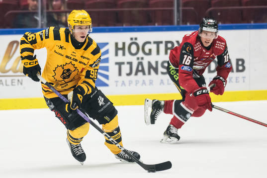 Skellefteås Rickard Hugg och Malmö Redhawks Matias Lassen