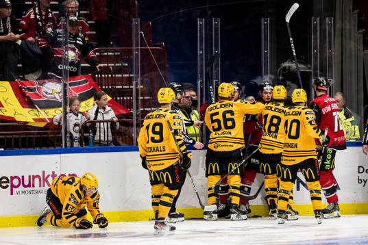 Skellefteås Jonathan Pudas och Malmö Redhawks Dominik