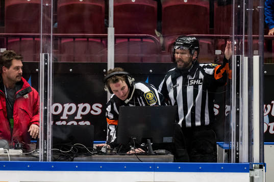 Domare Alexander Österberg och Domare Marcus Linde