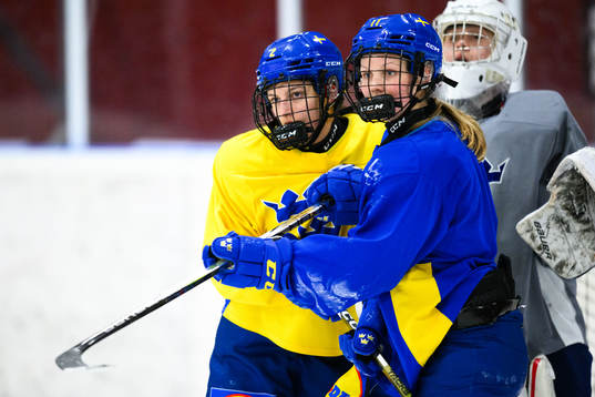Rebecka Hollström and Ella Hellman of Sweden at a practice