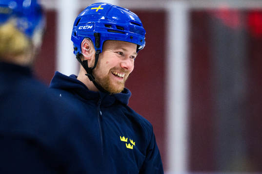 Goalkeeper coach Johan Ryman of Sweden at a practice session