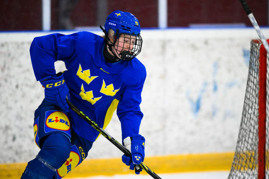 Linnea Natt och Dag of Sweden at a practice session