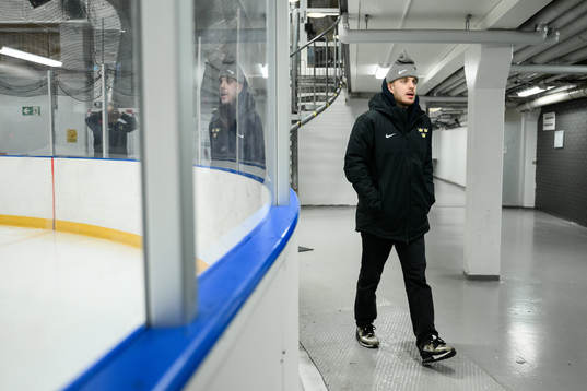 goaltender Hugo Hävelid of Sweden
