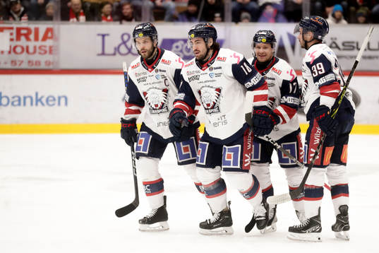 Linköpings Remi Elie jublar