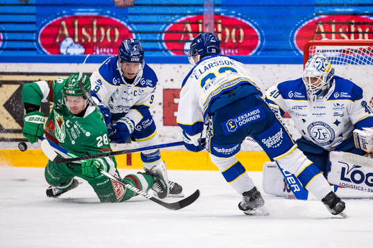 Rögles Anton Bengtsson och Leksands Patrik Zackrisson och
