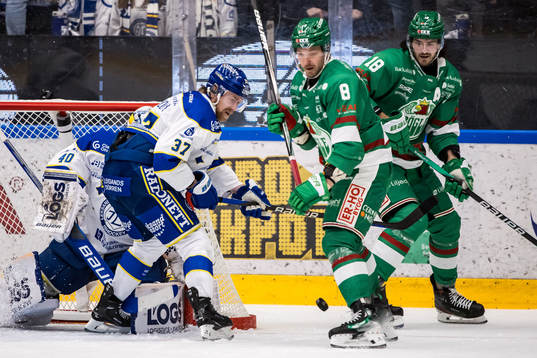 Leksands Anton Lindholm och Rögles Linus Sandin och Dennis