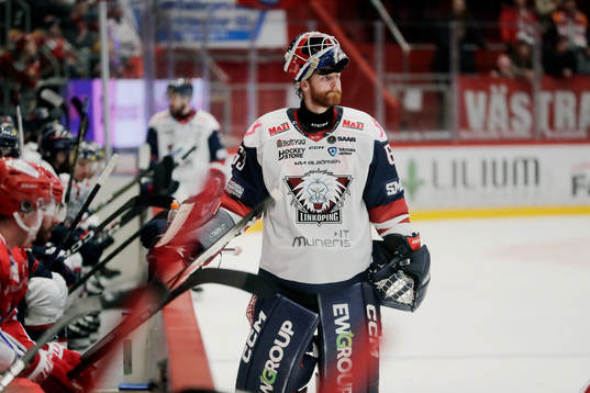 Linköpings målvakt Marcus Högberg deppar