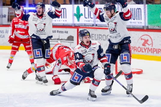 Linköpings Arvid Costmar jublar