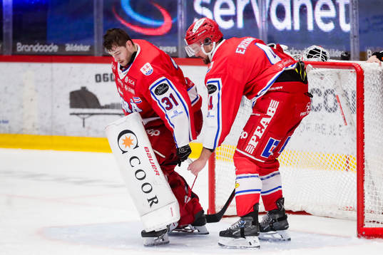Timrås målvakt Tim Juel och Emil Pettersson