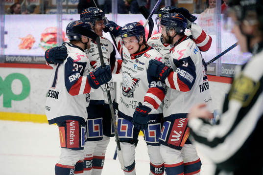 Linköpings Arvid Costmar jublar