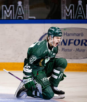Färjestads Lucas Forsell jublar