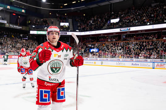 Frölundas Linus Nässen jublar