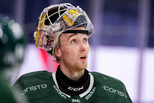 Färjestads målvakt Tobias Normann deppar