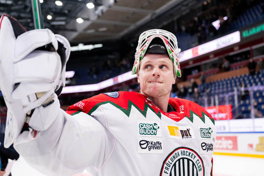 Frölundas målvakt Lars Johansson jublar