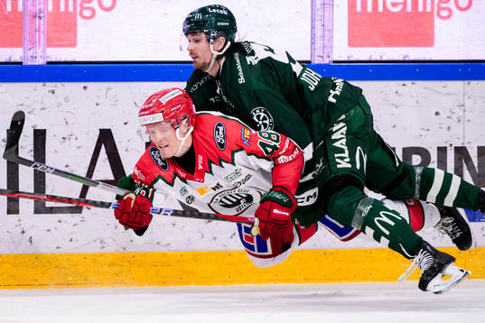 Frölundas Carl Klingberg och Färjestads Linus Johansson