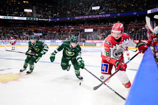 Färjestads Joel Nyström och Frölundas Carl Klingberg
