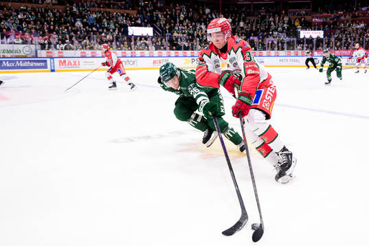 Färjestads Joel Nyström och Frölundas Noah Hasa