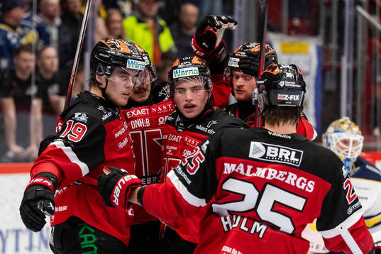 Örebros Glenn Gustafsson jublar