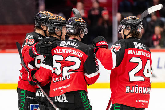 Örebros Axel Sundberg jublar