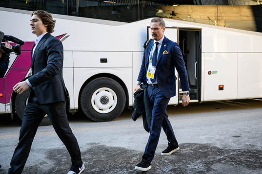 Assistant coach Pierre Johnsson of Sweden