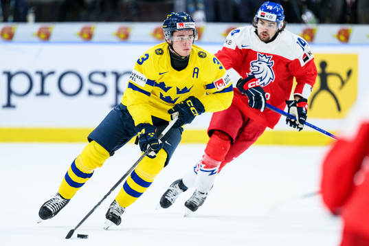 Elias Salomonsson of Sweden and Adam Zidlicky of Czech