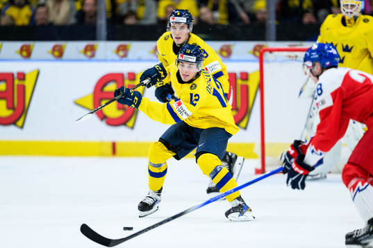 Noah Östlund of Sweden and Eduard Sale of Czech Republic