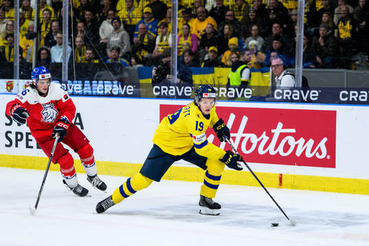 Matyas Melovsky of Czech Republic and Rasmus Rudslätt of