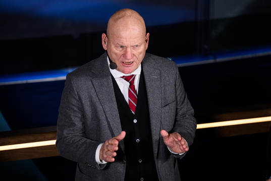 Håkan Södergren in the Viaplay studio