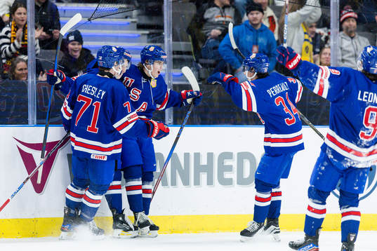 Will Smith of USA celebrates the 2-2 goal