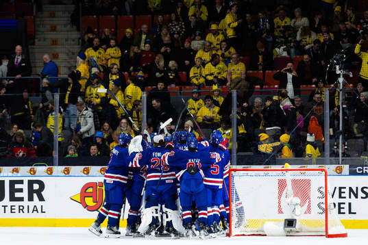 Players of USA celebrate