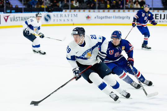 Lenni Hameenaho of Finland and Ryan Leonard of USA