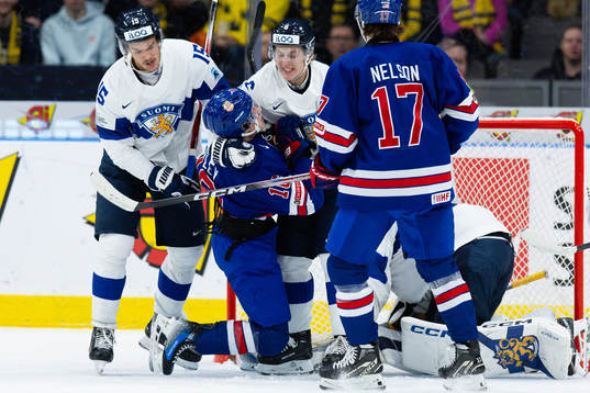 Quinn Finley of USA and Kasper Kulonummi of Finland