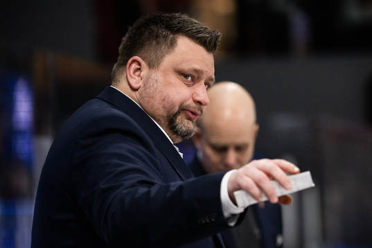 MoDos tränare Mattias Karlin