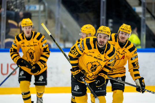 Skellefteås Dylan Sikura jublar
