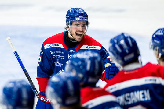 Oskarshamns Oscar Engsund jublar