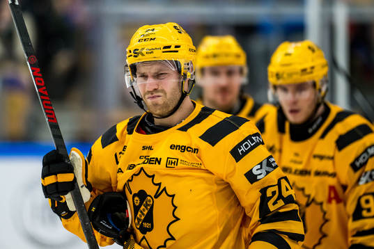 Skellefteås Oscar Lindberg har ont
