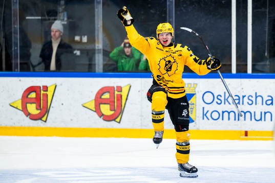 Skellefteås Anton Heikkinen jublar