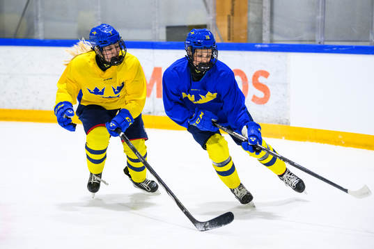 Sanna Halsius and Edit Danielsson of Sweden at a practice