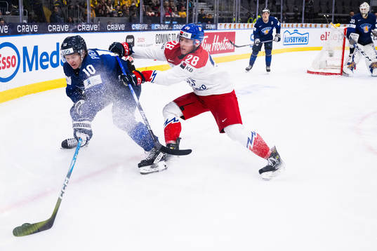 Emil Pieniniemi of Finland and Eduard Sale of Czech Republic