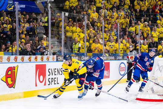 Elias Salomonsson of Sweden and Danny Nelson of USA
