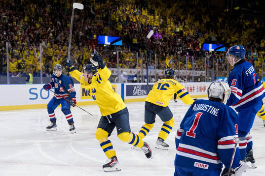 Otto Stenberg of Sweden celebrates the 1-1 goal