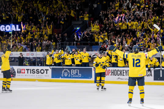 Jonathan Lekkerimäki of Sweden celebrates the 3-2 goal