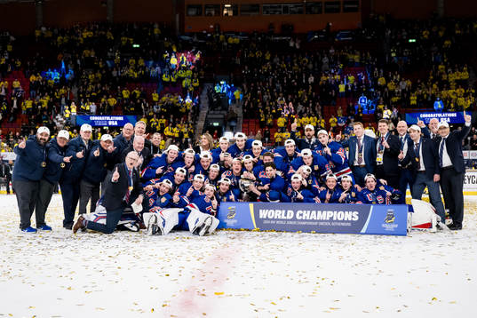 Players of USA celebrate