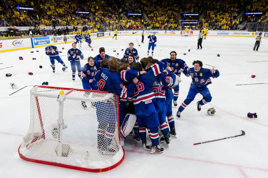 Players of USA celebrate