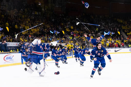 Players of USA celebrate