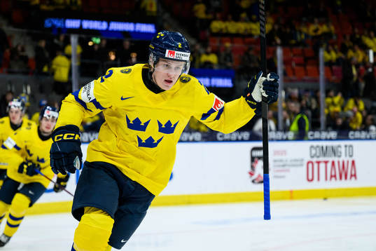 Elias Pettersson of Sweden