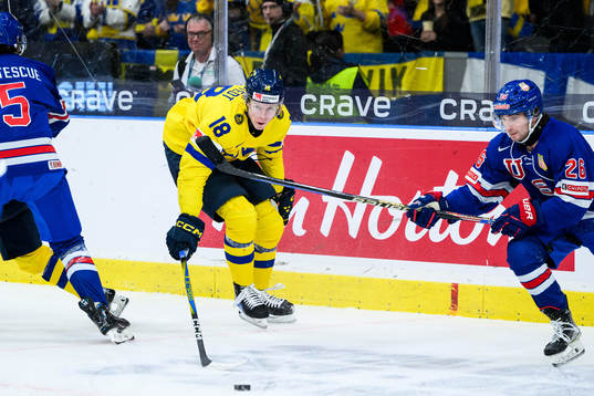 Filip Bystedt of Sweden and Seamus Casey of USA