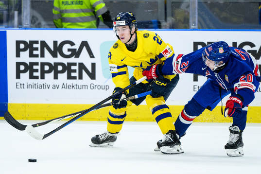Jonathan Lekkerimäki of Sweden and Lane Hutson of USA
