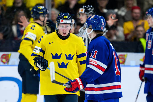 Otto Stenberg of Sweden and Oliver Moore of USA